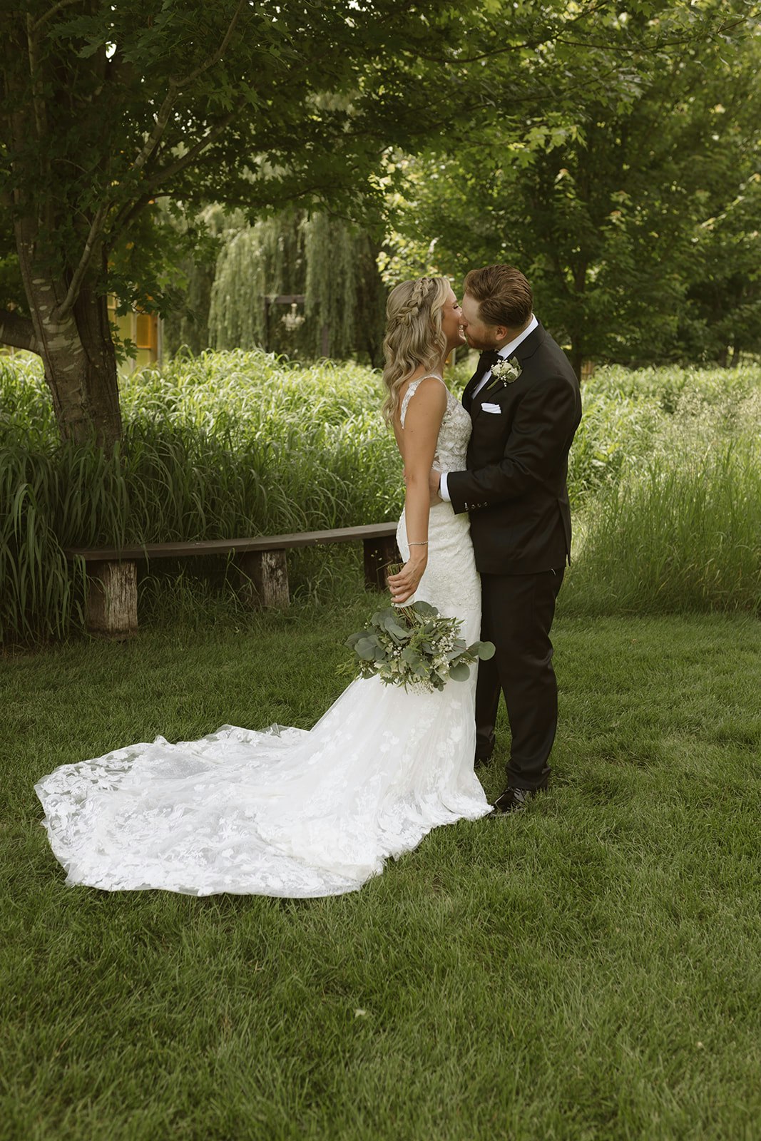 summer bride and groom