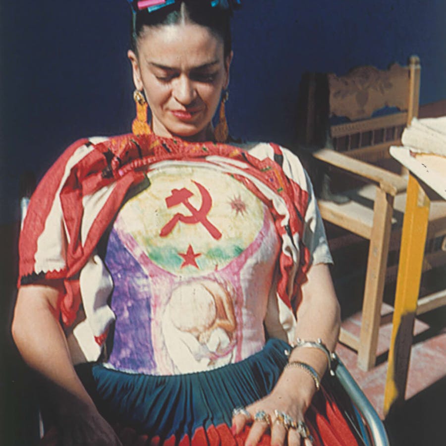 Frida Kahlo en corset