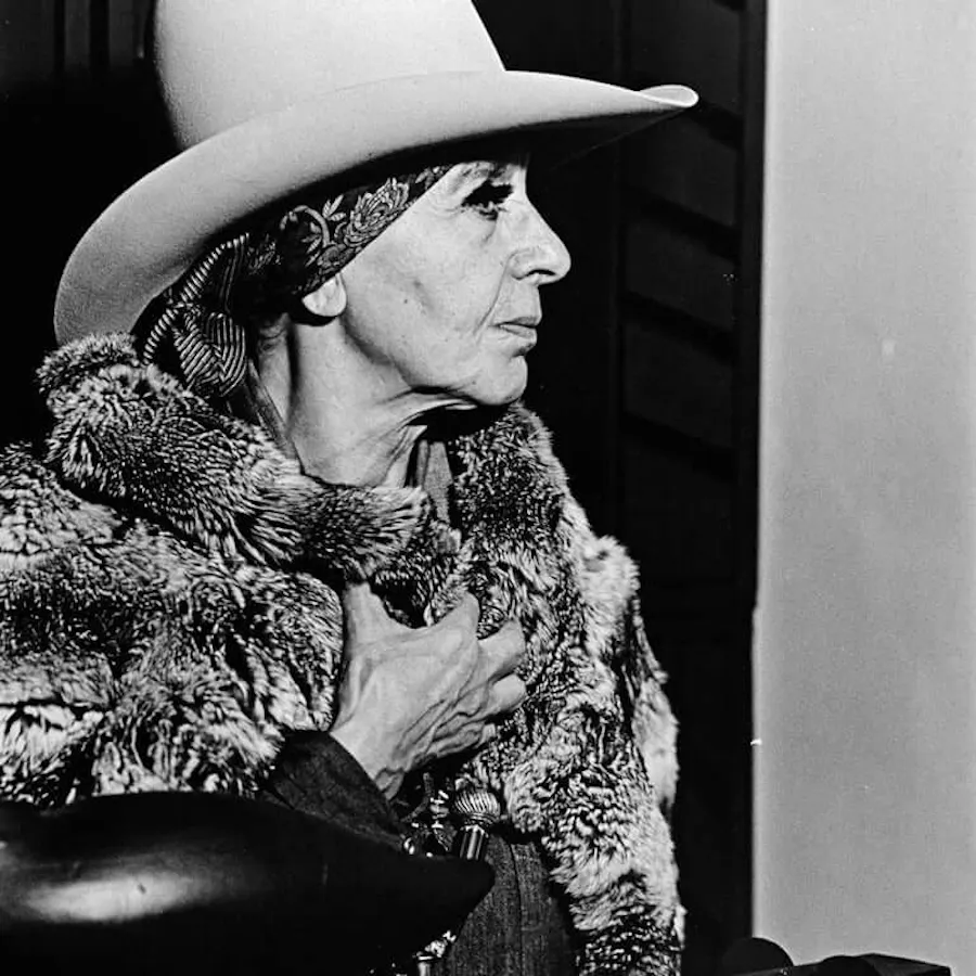 CL1020 Portrait of Louise Nevelsonn Photograph © Jack Mitchell
