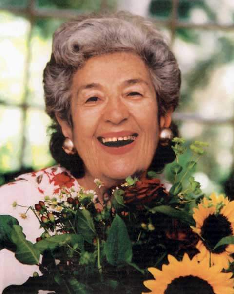 Portrait de Miriam Schapiro, 2002 (photographer Anne Burlock Lawver) avec la permission de Miriam Schapiro