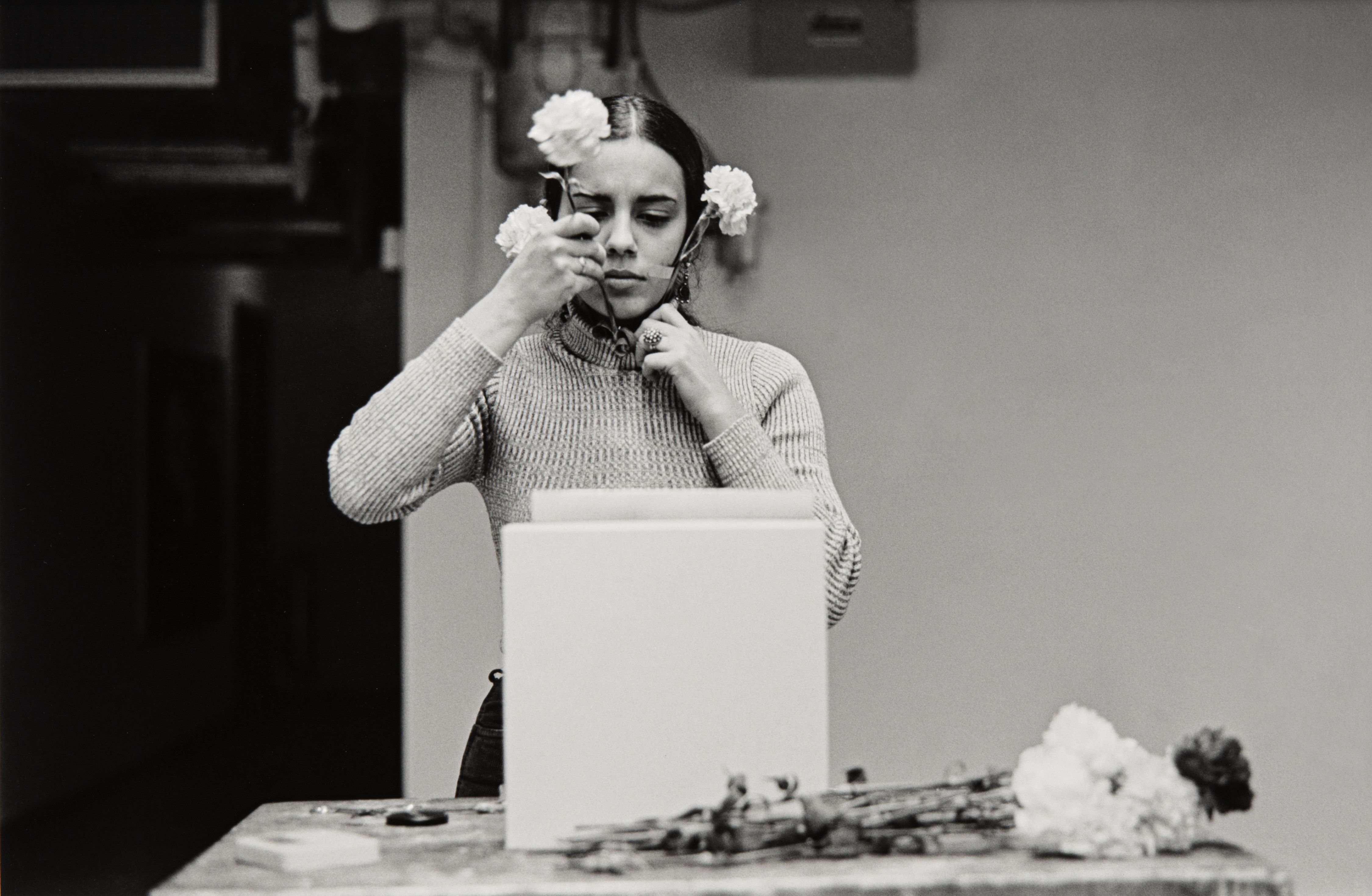Photo crédit : Ana Mendieta, 1973