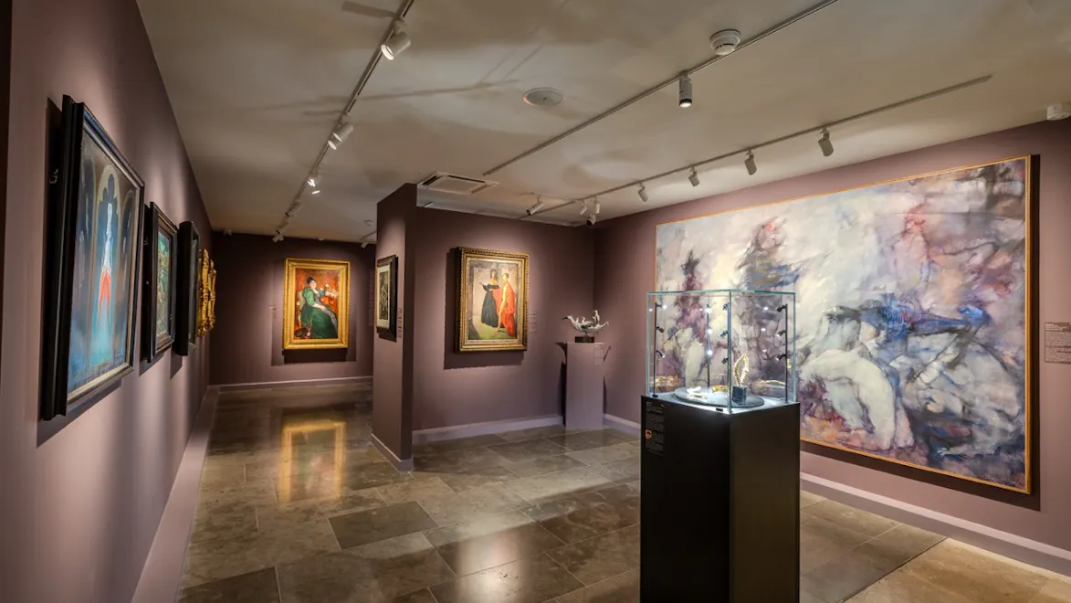 FAMM surrealism gallery - @FAMM - Photos Jerome Kelagopian