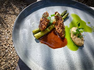 pork cheeks asperges juse onion cream 