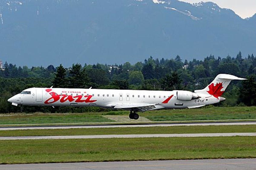 Canadair-Regional-Jet-CRJ700-PrivateFly-AA1540