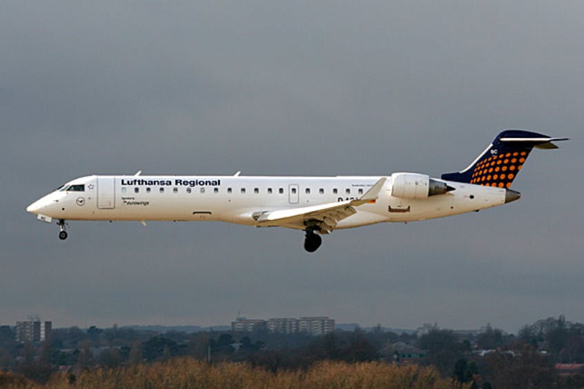 Canadair-Regional-Jet-CRJ700-PrivateFly-AA1489