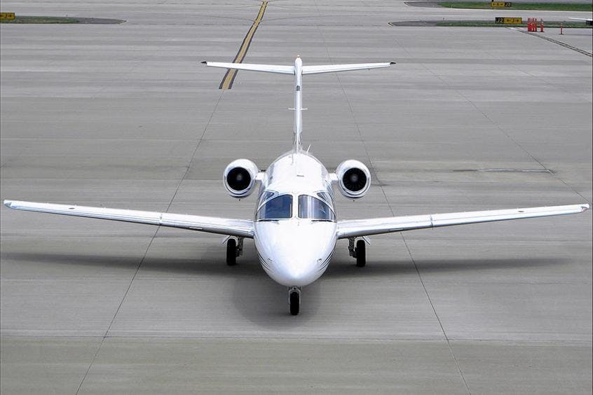 Hawker-400XP-PrivateFly-AB1090