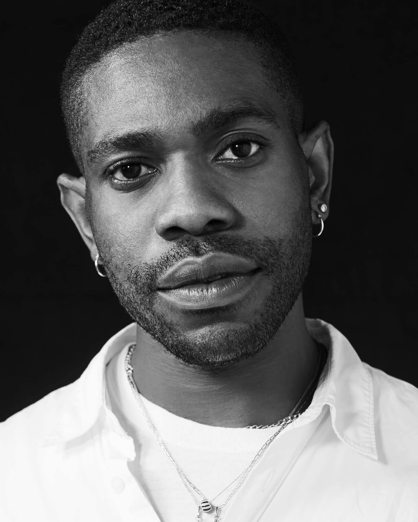 Portrait de Kenneth Izedonmwen, fondateur de KENNETH IZE.