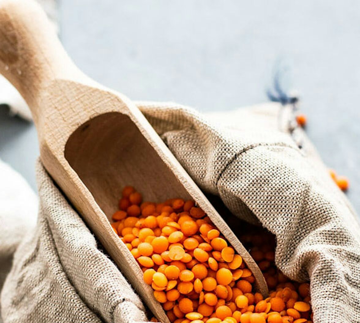 Eine Schaufel voll Linsen