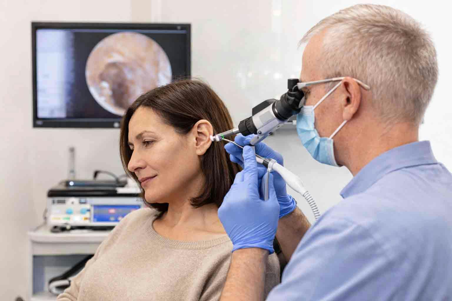 Specialist consultting a patient