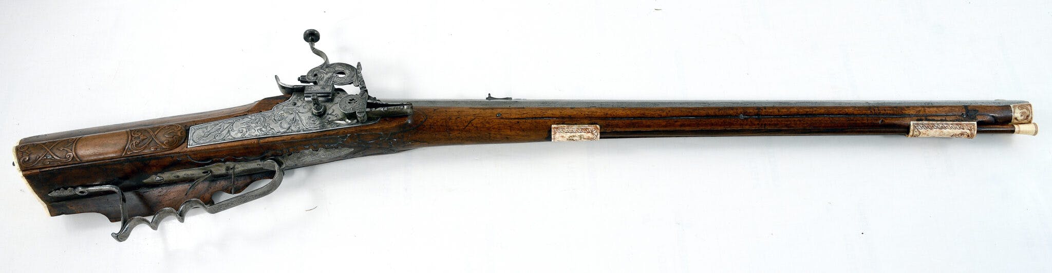 ZwexIYF3NbkBXJP0_WHEEL-LOCK-RIFLE-h24-2048x533.jpg?auto=format,compress