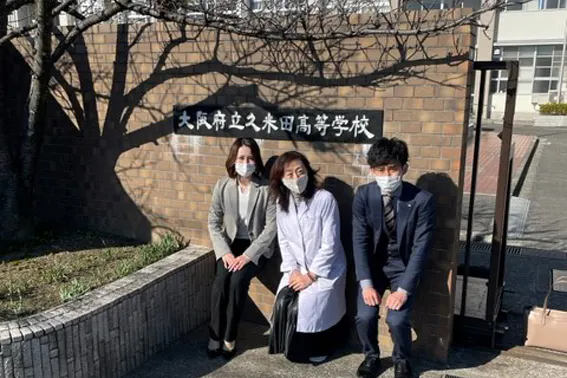 （写真左より）橋本FA、宇賀先生、盛長FA