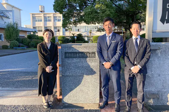 （写真左より）橋本先生、小川FA、加藤FA、