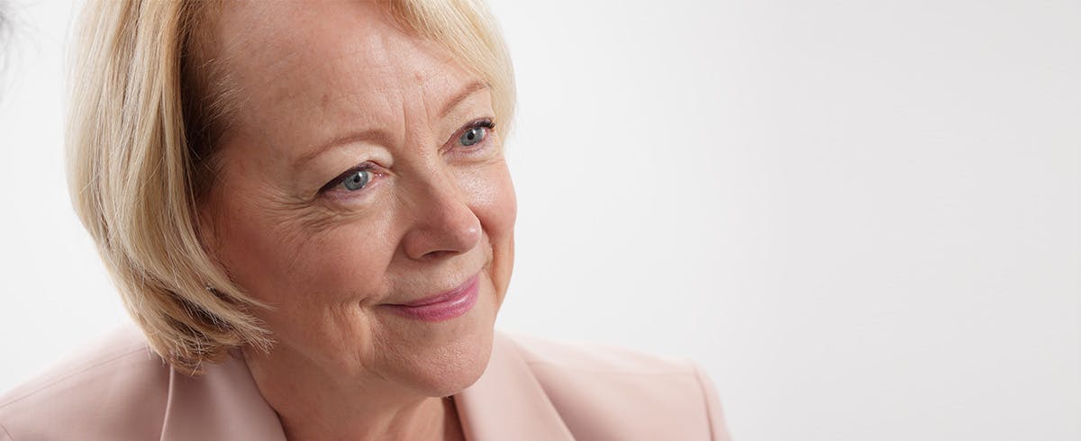 リンダ・グラットン教授インタビュー前編〜「積極的に、イノベーティブに」が人生100年時代を生きるカギ