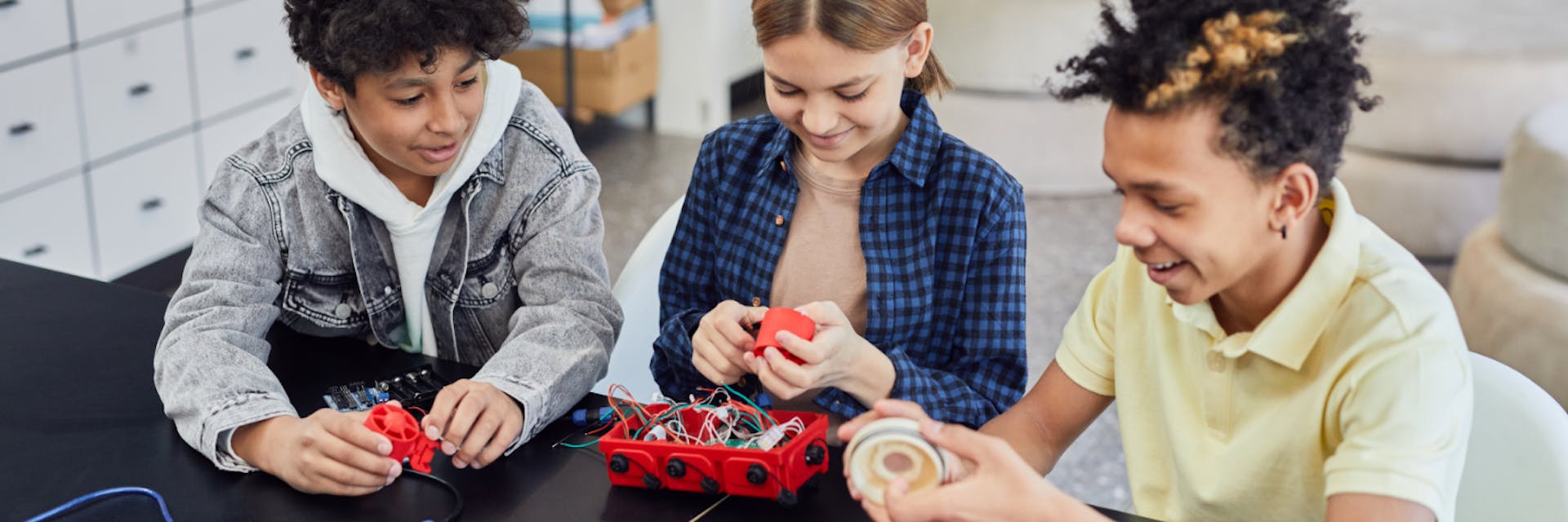 The Fantastic Benefits of STEM Toys for Kids