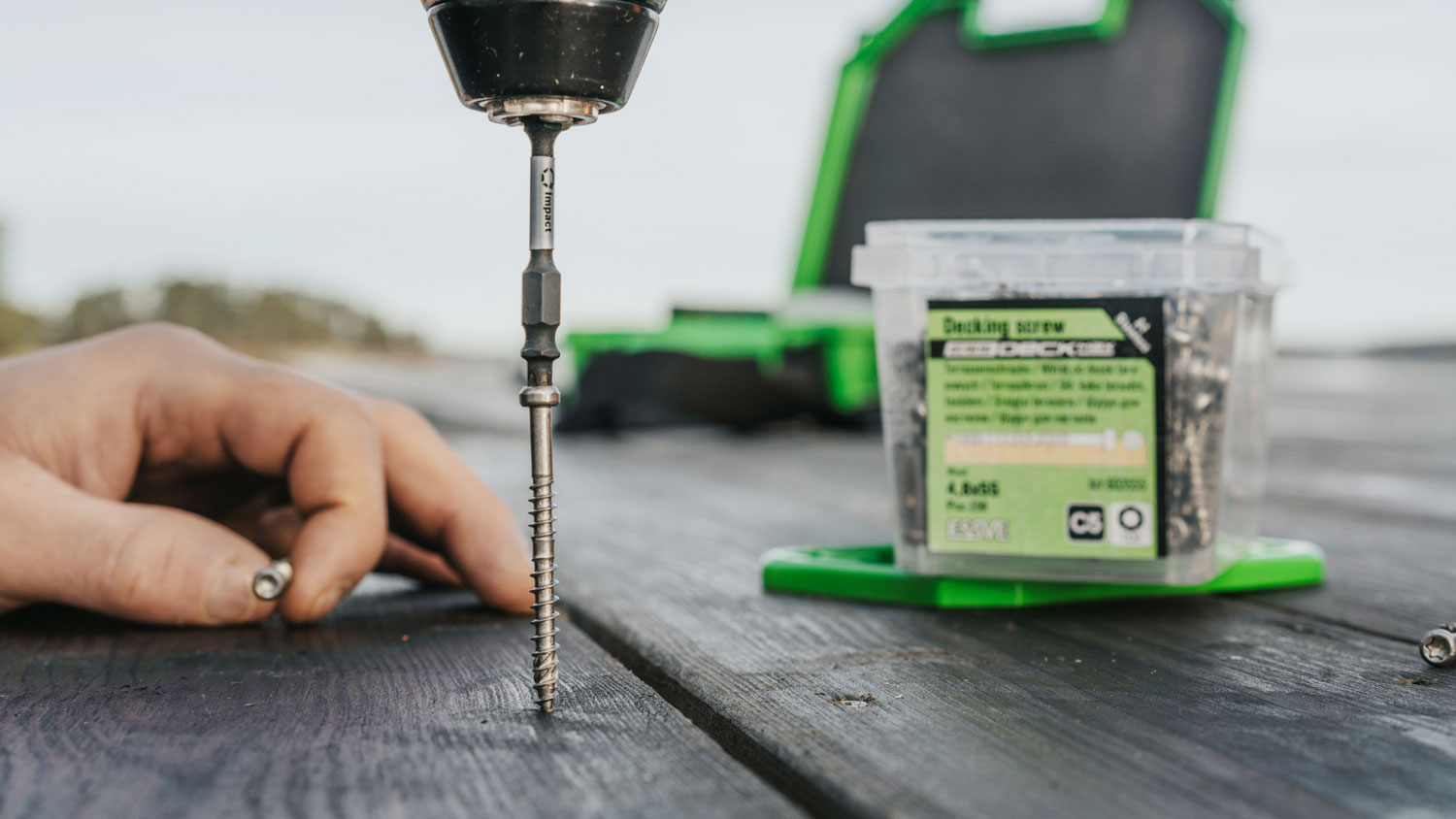 Guide: Så väljer du rätt trallskruv till din altan