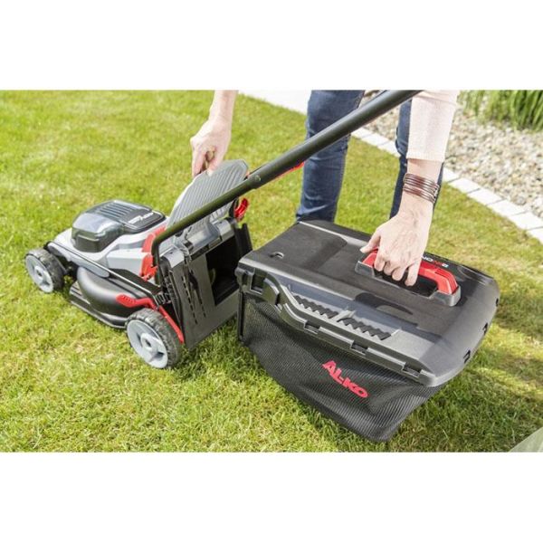 En god gressklipper er selve grunnlaget for en bra plen