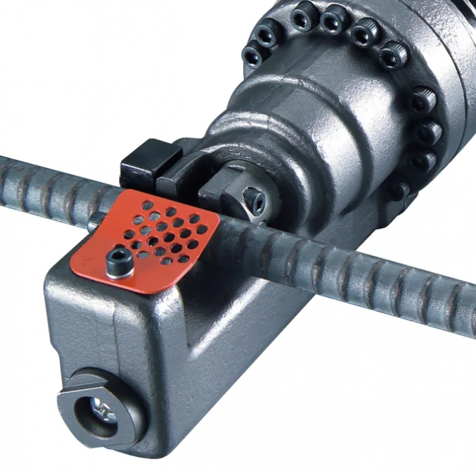 Närbild på armeringsklipparen Makitas DSC163ZK 