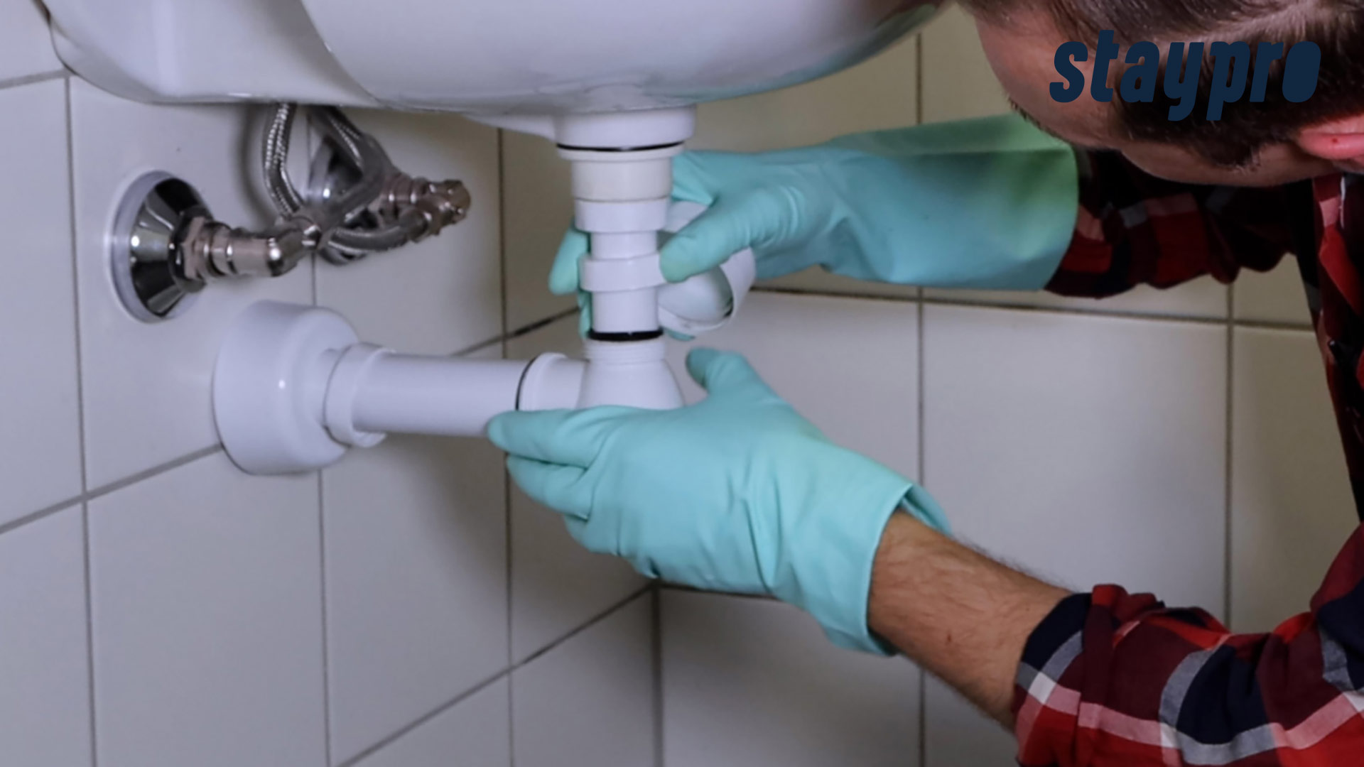 Laita osat takaisin omille paikoilleen.