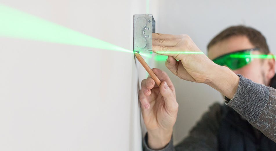 Opas: Linjalaser vai pyörivä laser – milloin käytät kutakin?