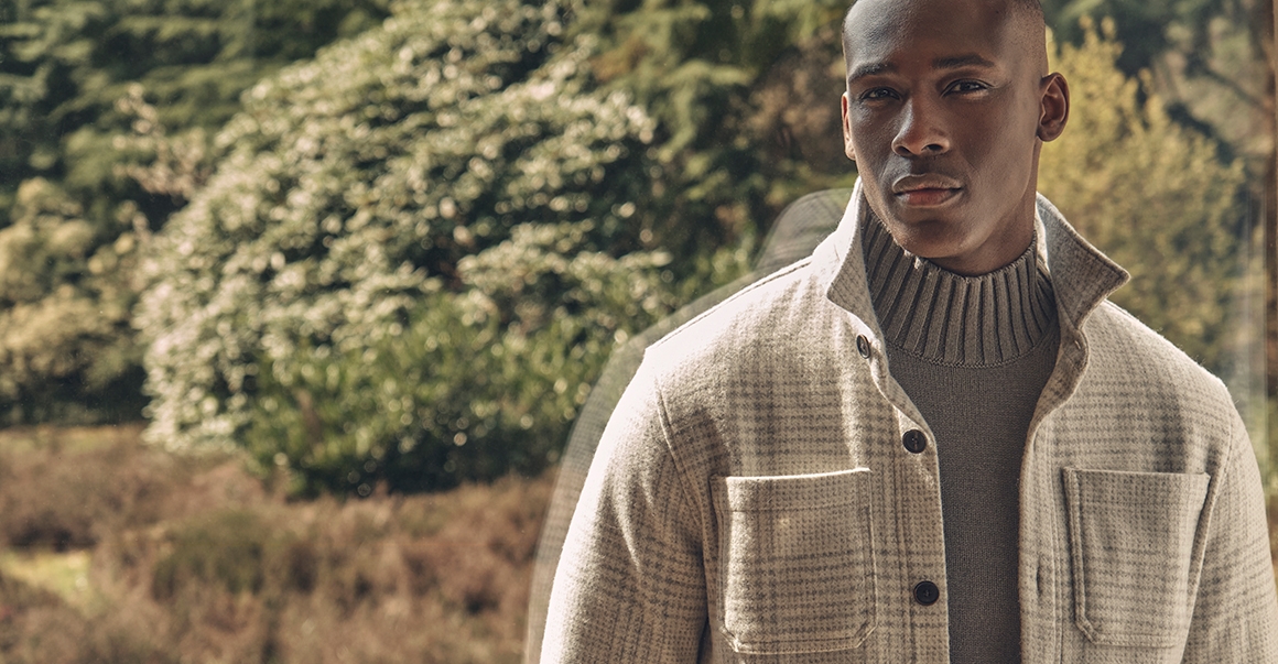 Man draagt outfit met geruit overshirt van Profuomo