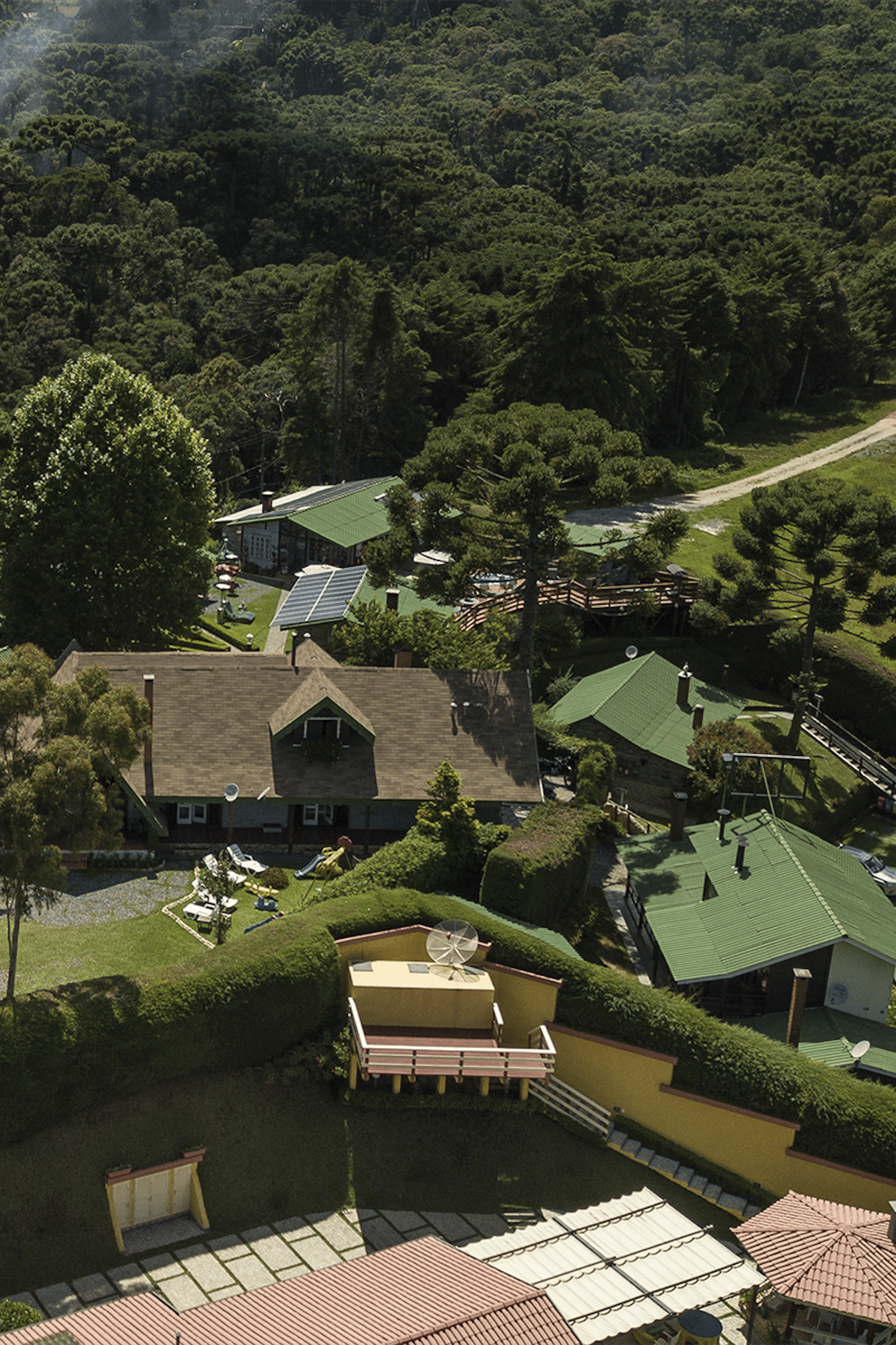 Vista panorâmica de pousada de luxo em campos do jordão