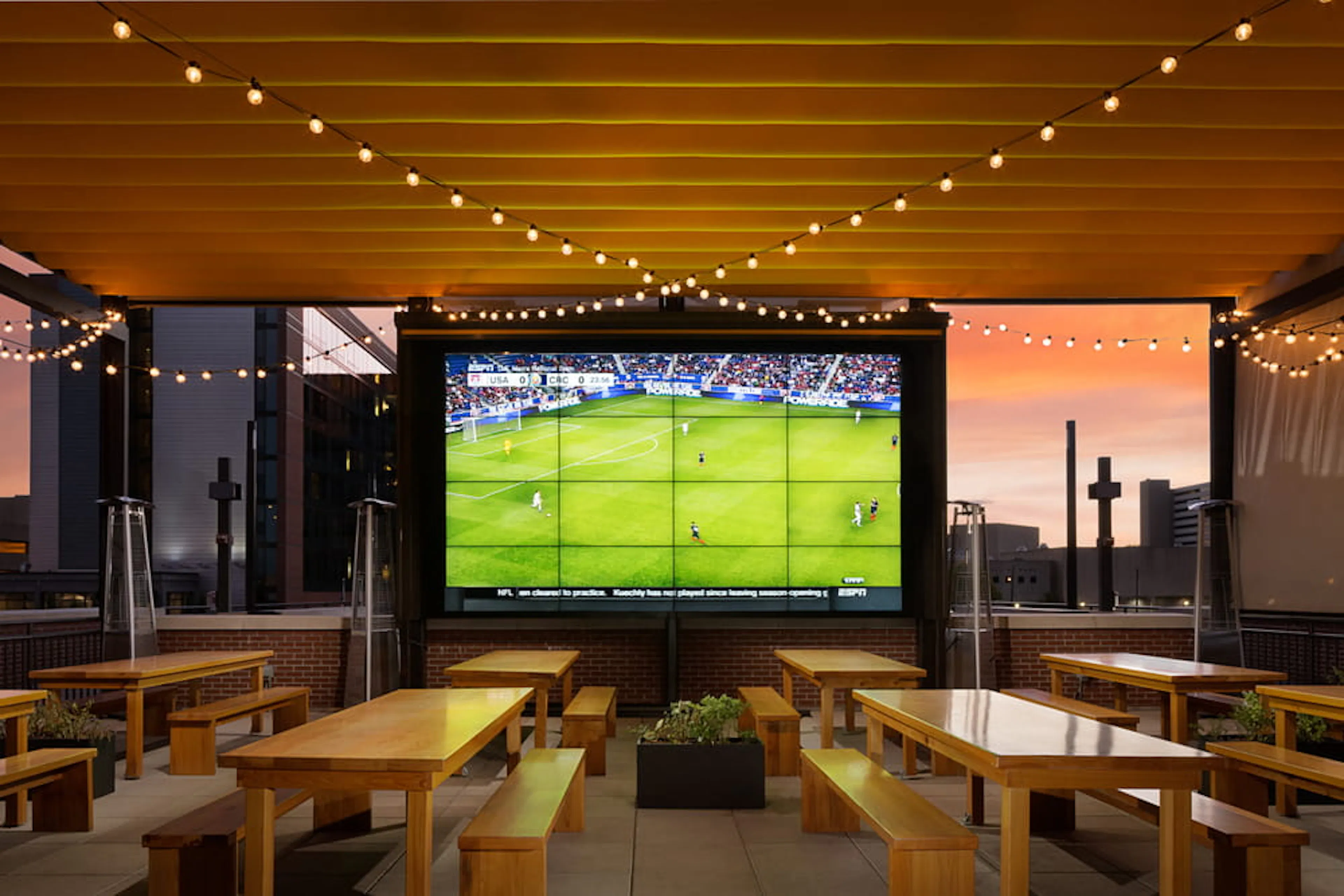 Commercial Video Wall in restaurant and bar