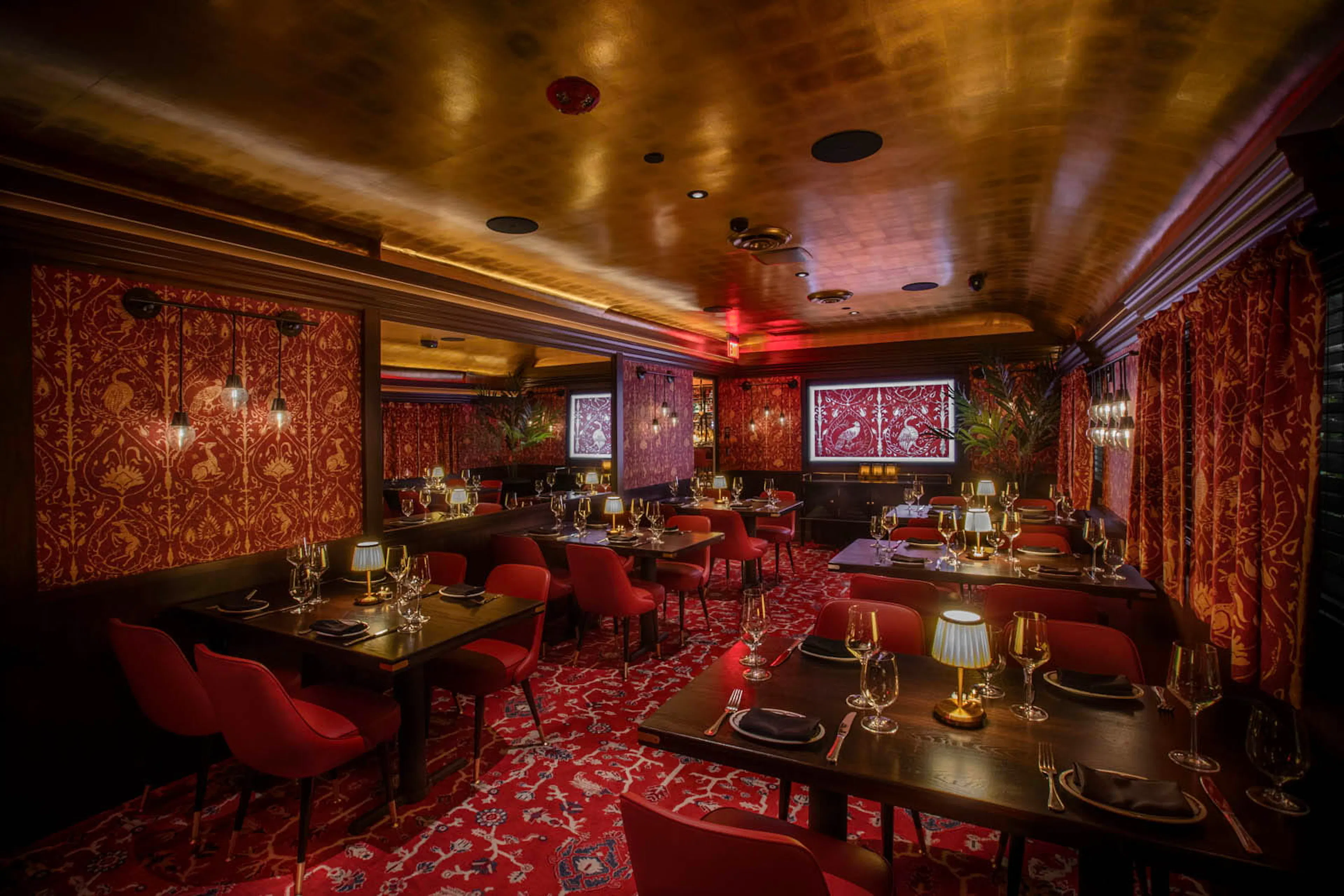 Commercial Ceiling Audio in a Fine Dining Restaurant 