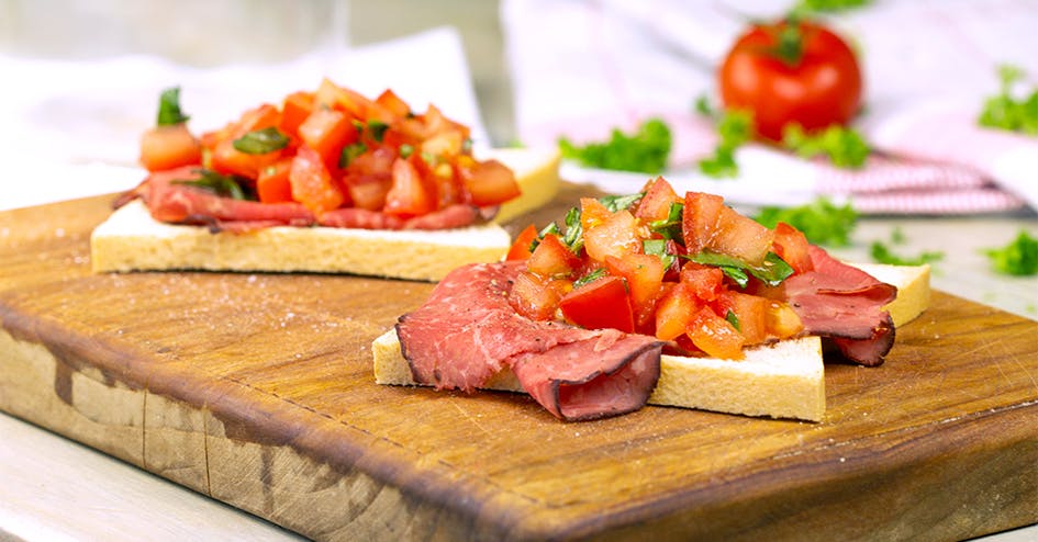 Protiplan Bruschetta Met Koolhydraatarme Toast En Rosbief
