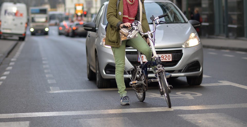 pro_velo_bicycle_bike_rule_positionning_advices