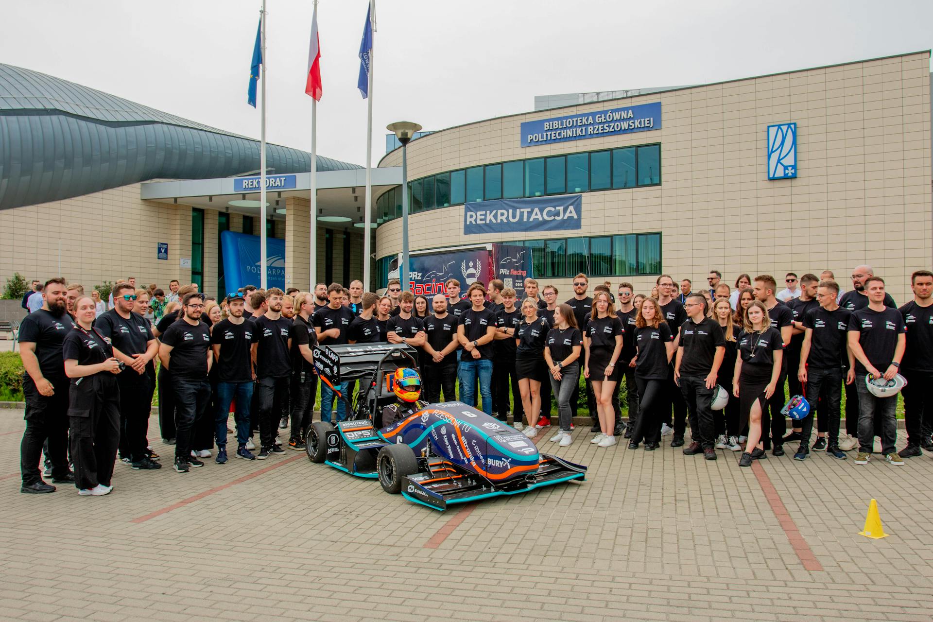 Rollout PMT-06E with team