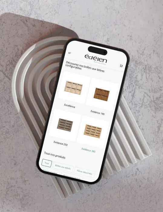 Mise en situation sur mobile de la nouvelle boutique en ligne d'Édélen réalisée par l'agence de communication Publicom