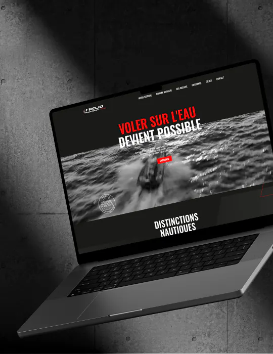 Mockup desktop du site de frojo powerboat