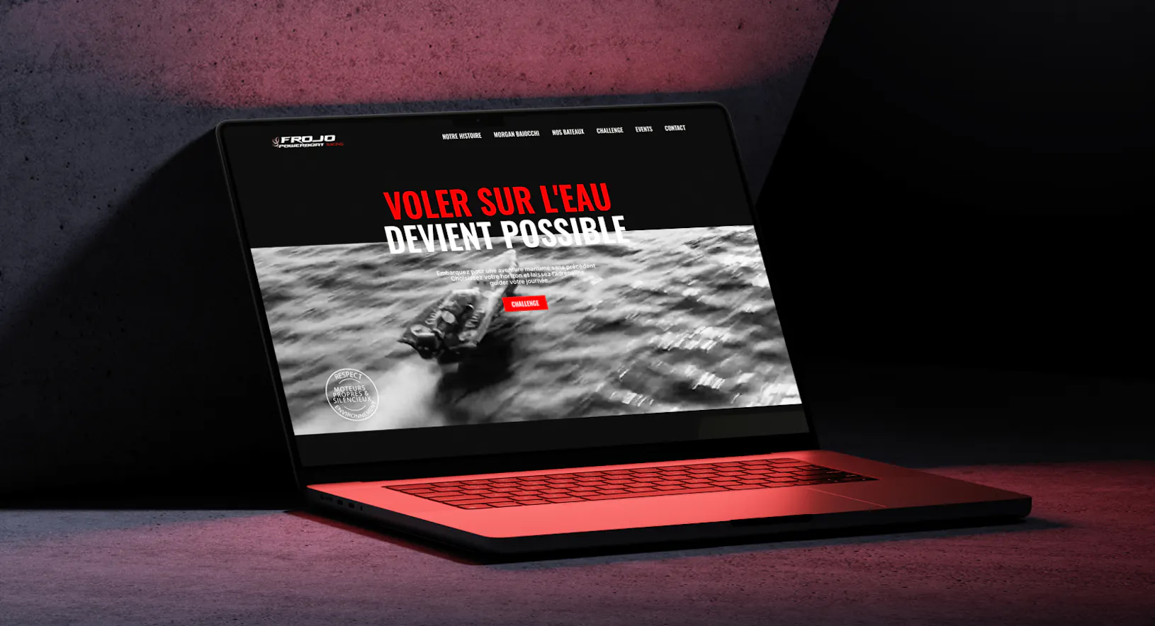 Mise en situation du site internet de Frojo Power Boat réalisée par l'agence design et digitale, Publicom