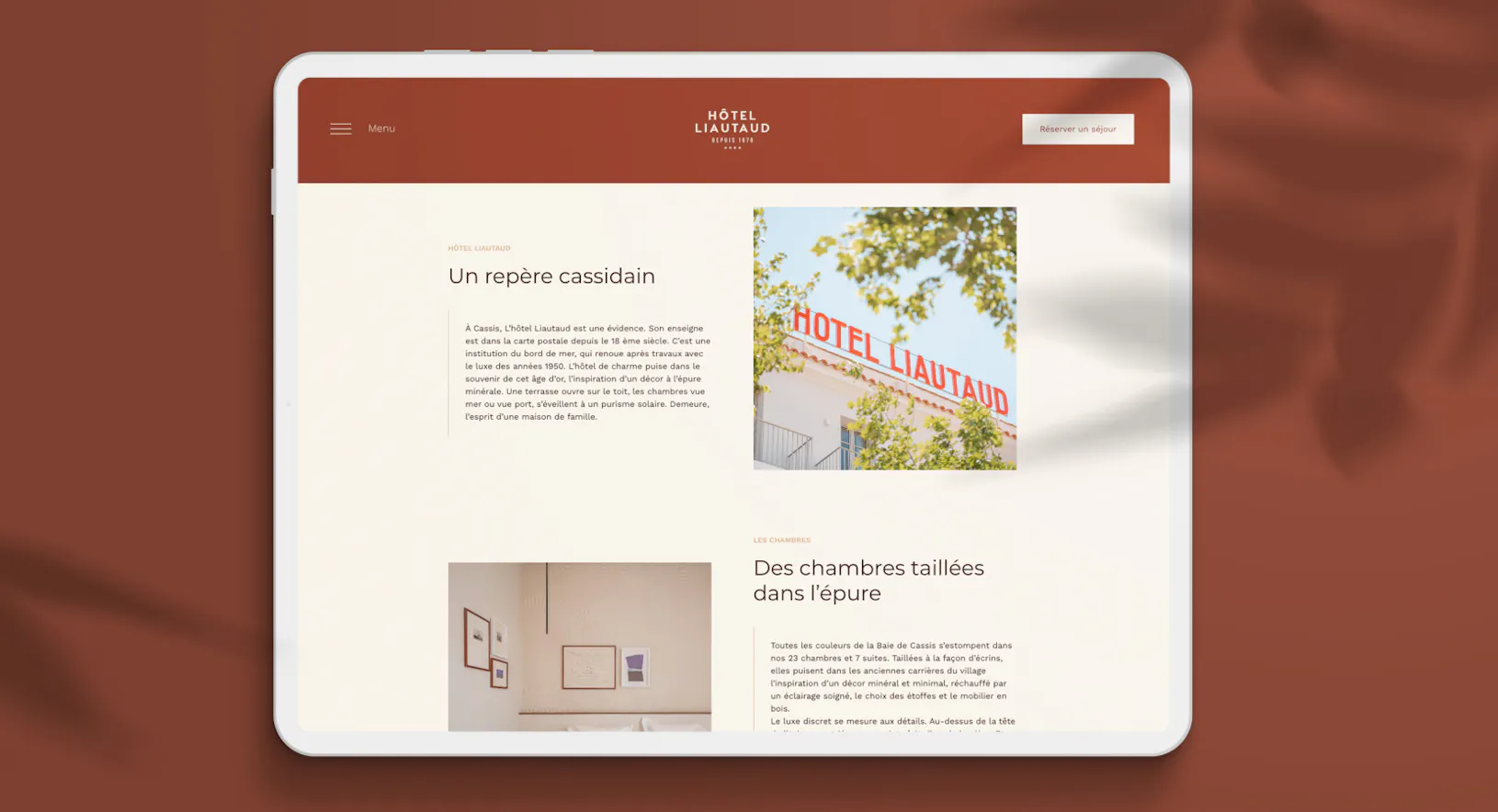 Mise en situation du nouveau site internet de l'Hôtel Liautaud intégré sur WordPress par l'agence design et digitale Publicom
