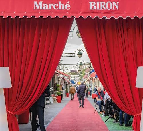 220 Antiquaires et Marchands d'Art