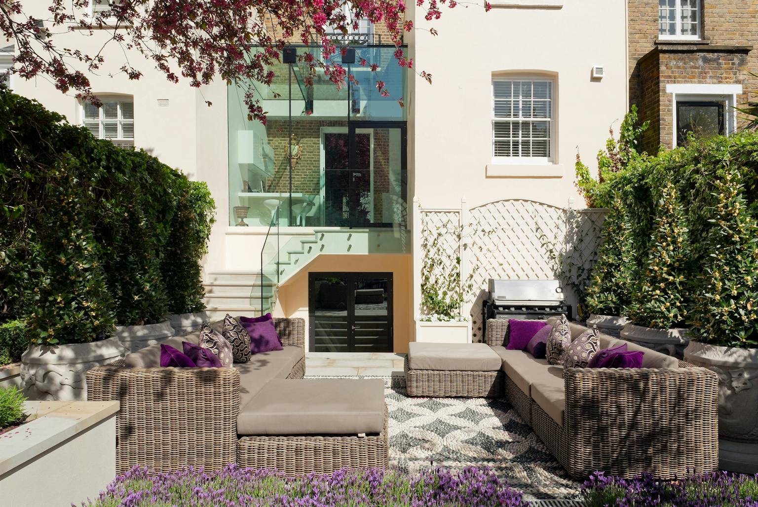 Purcell were commissioned to extend and make internal alterations to this Grade I listed Georgian house overlooking Regent’s Park, London. The historic fabric was repaired and refurbished to allow the introduction of contemporary facilities and a new, fully glazed extension.