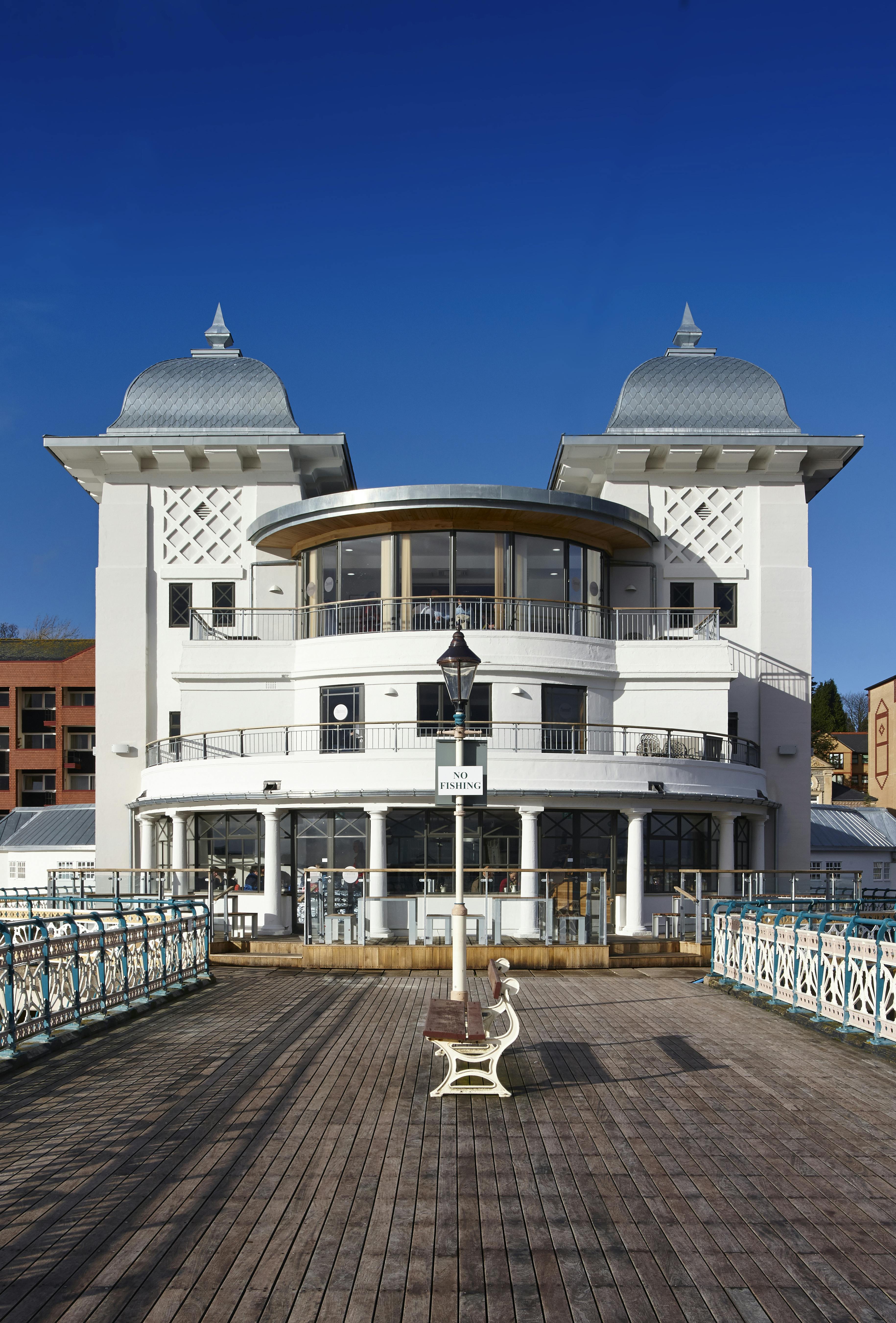 are dogs allowed on penarth pier