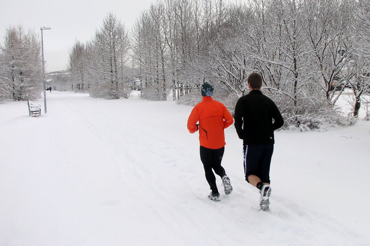 Beim Laufen im Schnee ist Vorsicht geboten