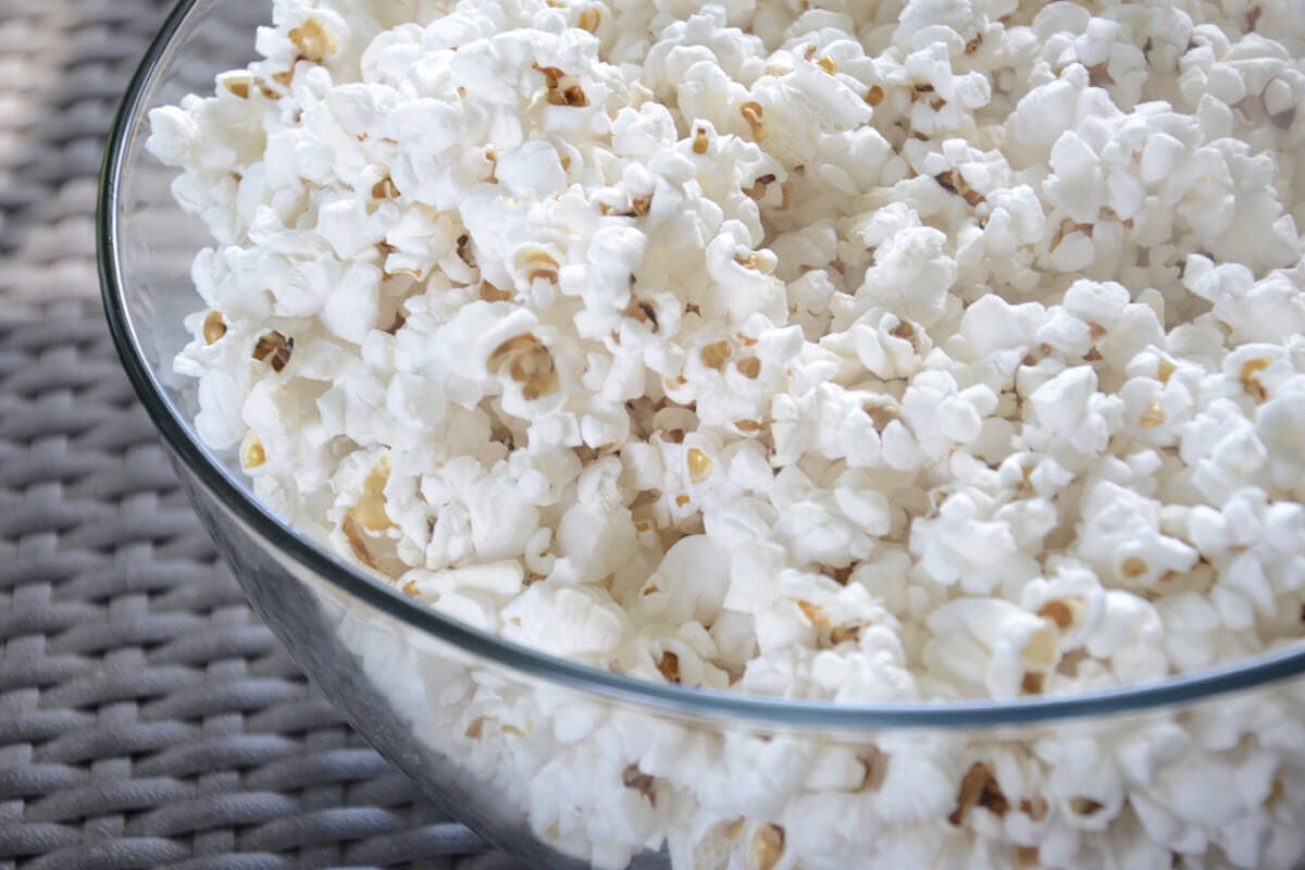 Popcorn für den Filmabend mit der Familie