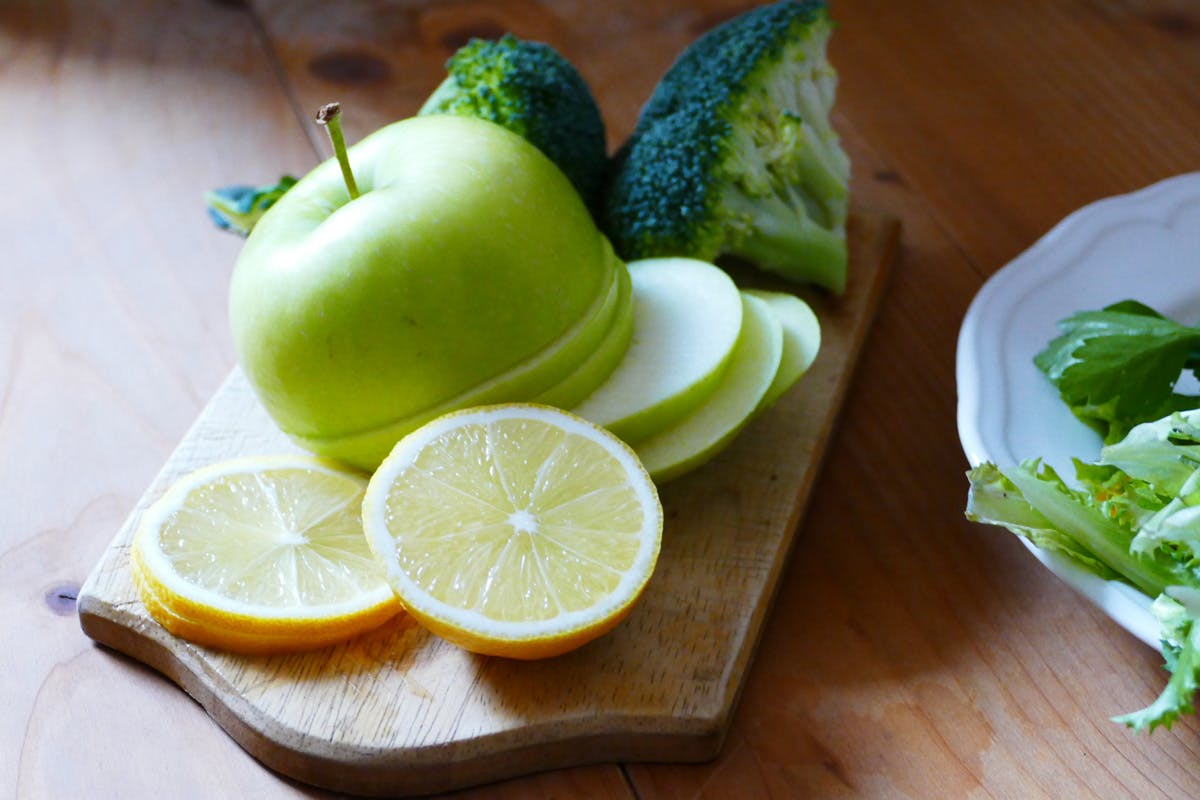 DIe Zutaten sind basenbildendes Obst und Gemüse