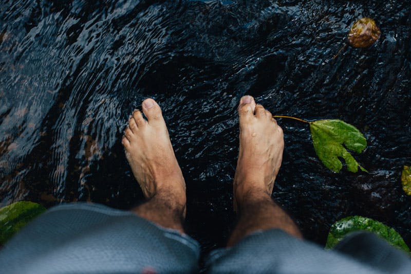 Zur Schönheitspflege gehört auch Nagelpflege für Männer - Tipps dazu gibt es am Healthy Life Blog.