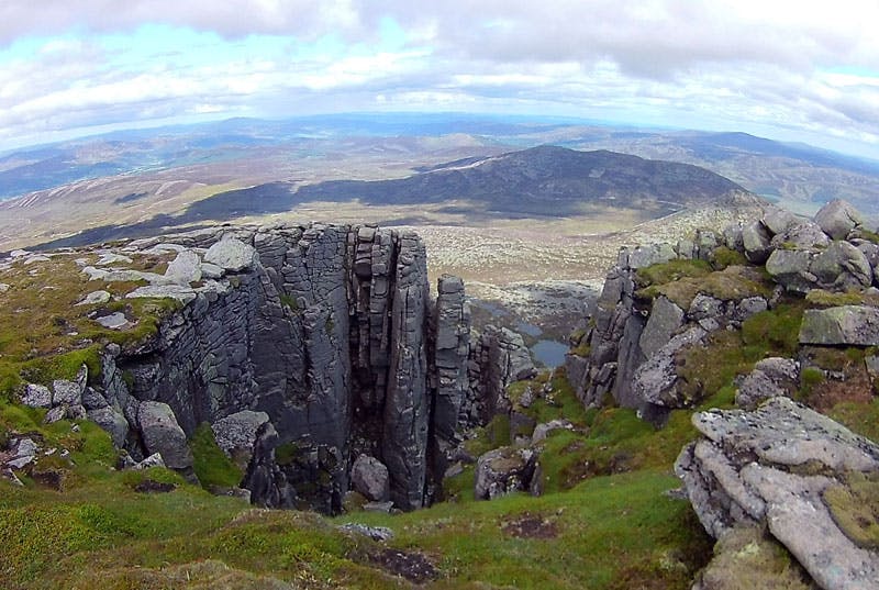 Auch der "kleine dreckige Berg" ist eine Etappe beim Trailrunning in Schottland Wert.