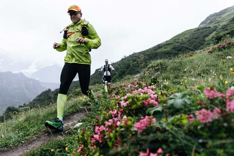 Die Ausrüstung für Trailrunning muss man an die Wetter- und Streckenbedingungen anpassen.
