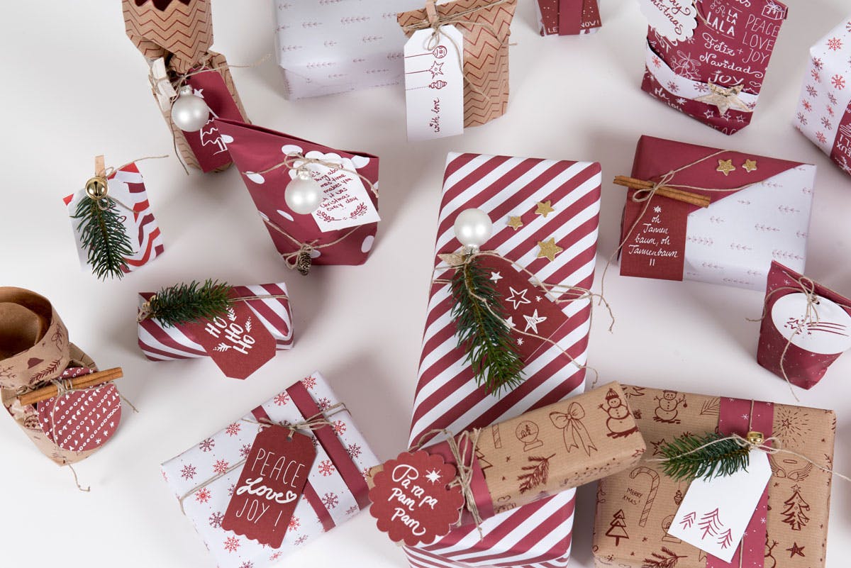 bunte Geschenke für die Weihnachtszeit