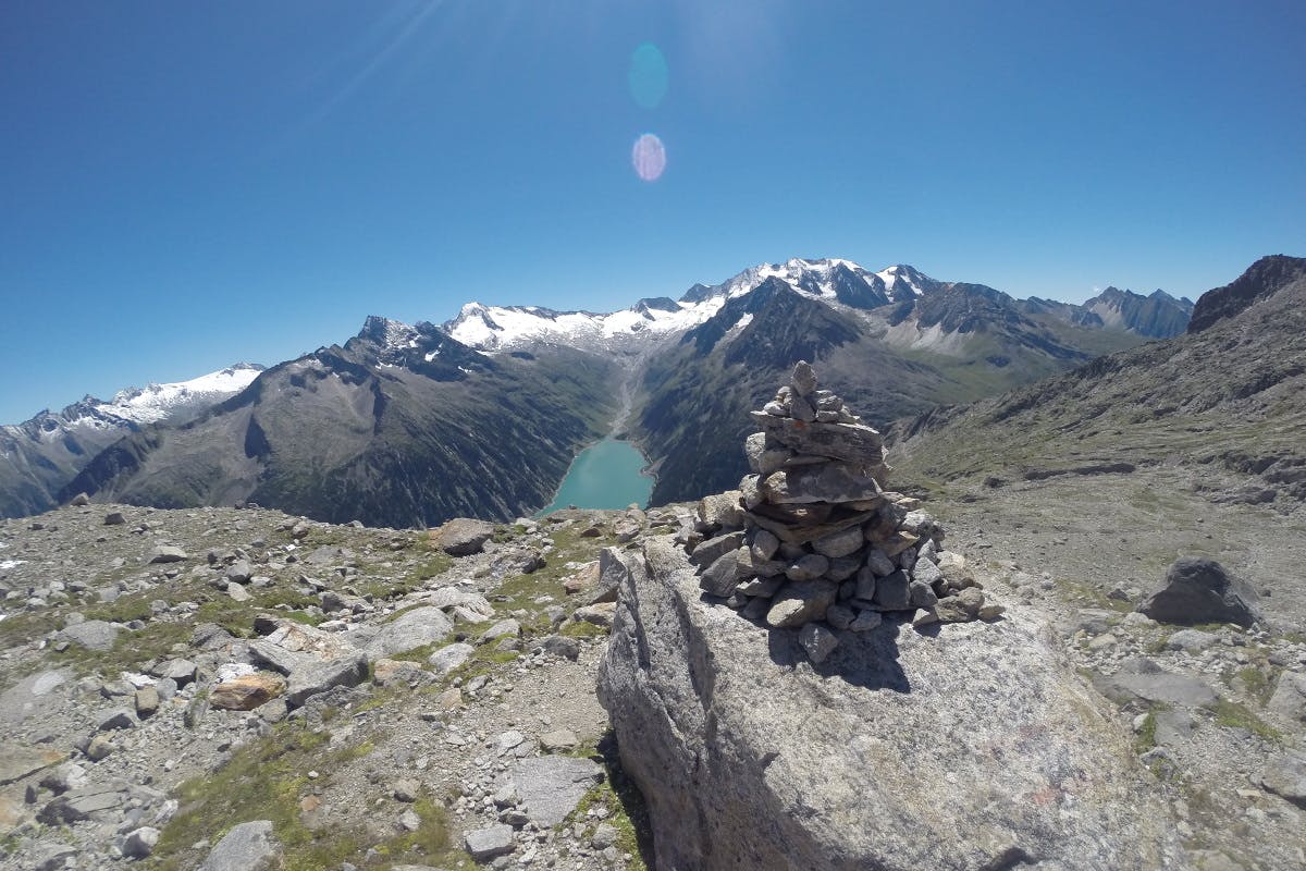 Steinmännchen sind Markierungen für die Wanderwege