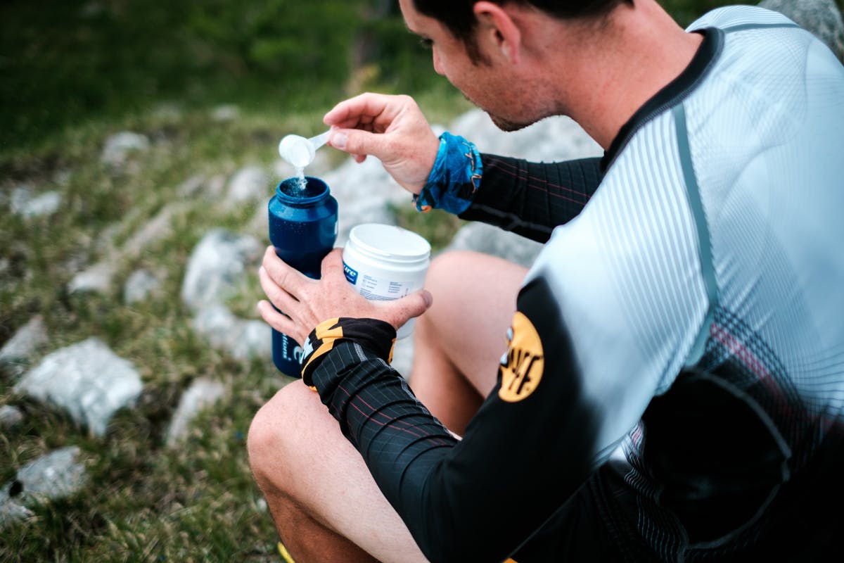 Versorgung mit Elektrolyten ist auch beim Trailrunning wichtig