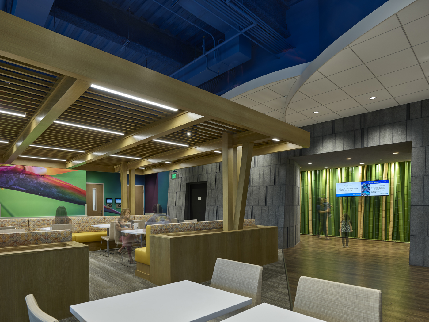 Trellis area to the left next to ʻewa entry