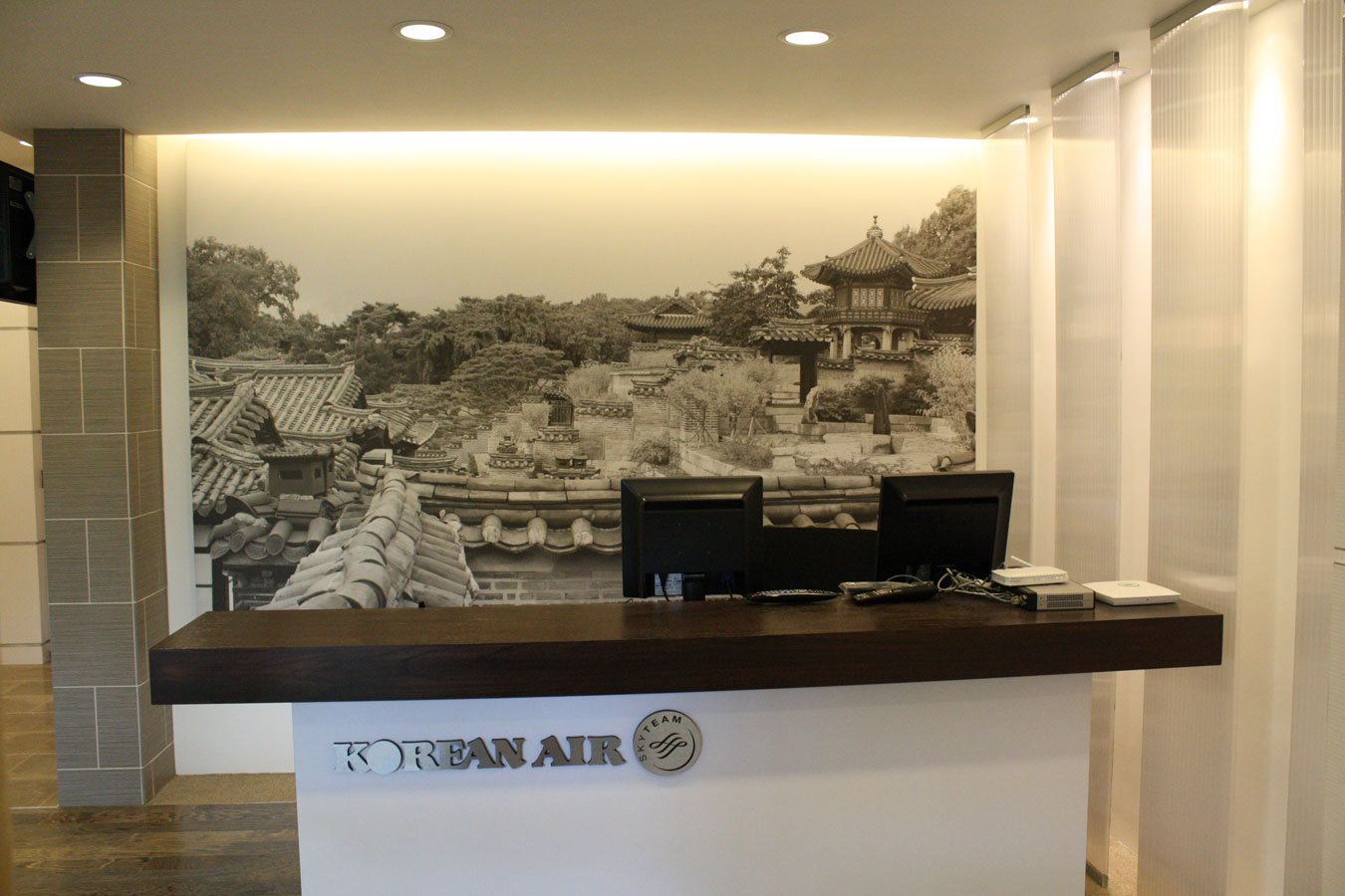 Check-in to lounge with logo.