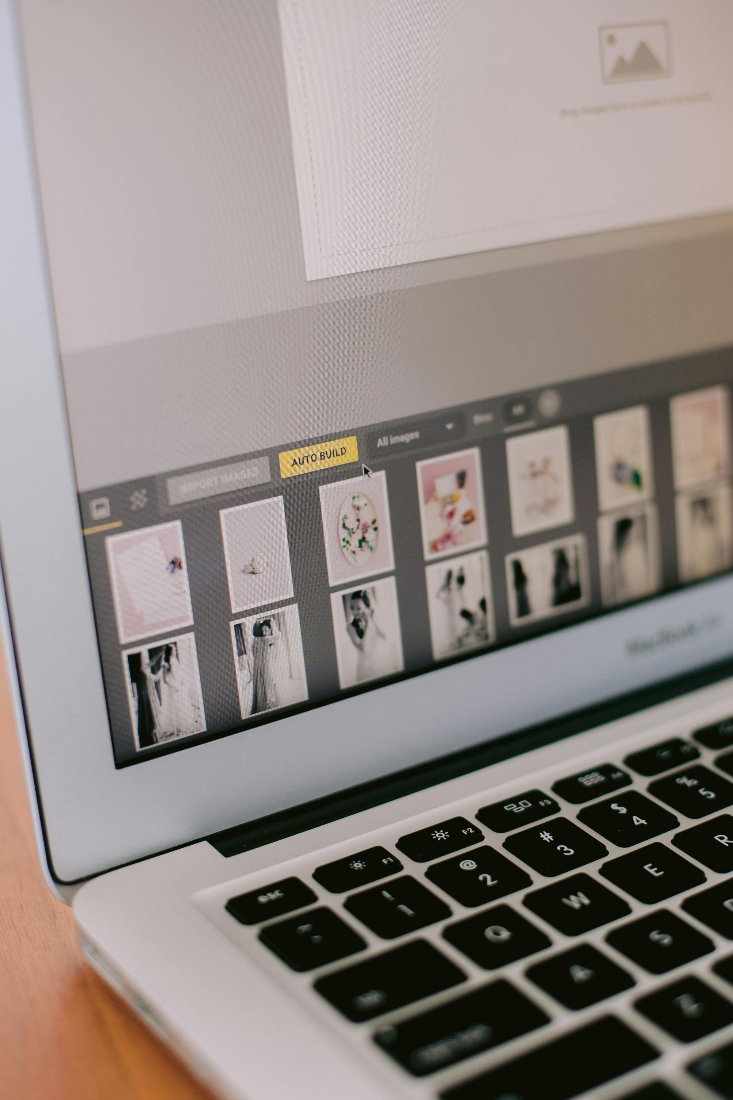 SmartAlbums Auto Build allows photographers to design a photo album for their clients quickly and easily