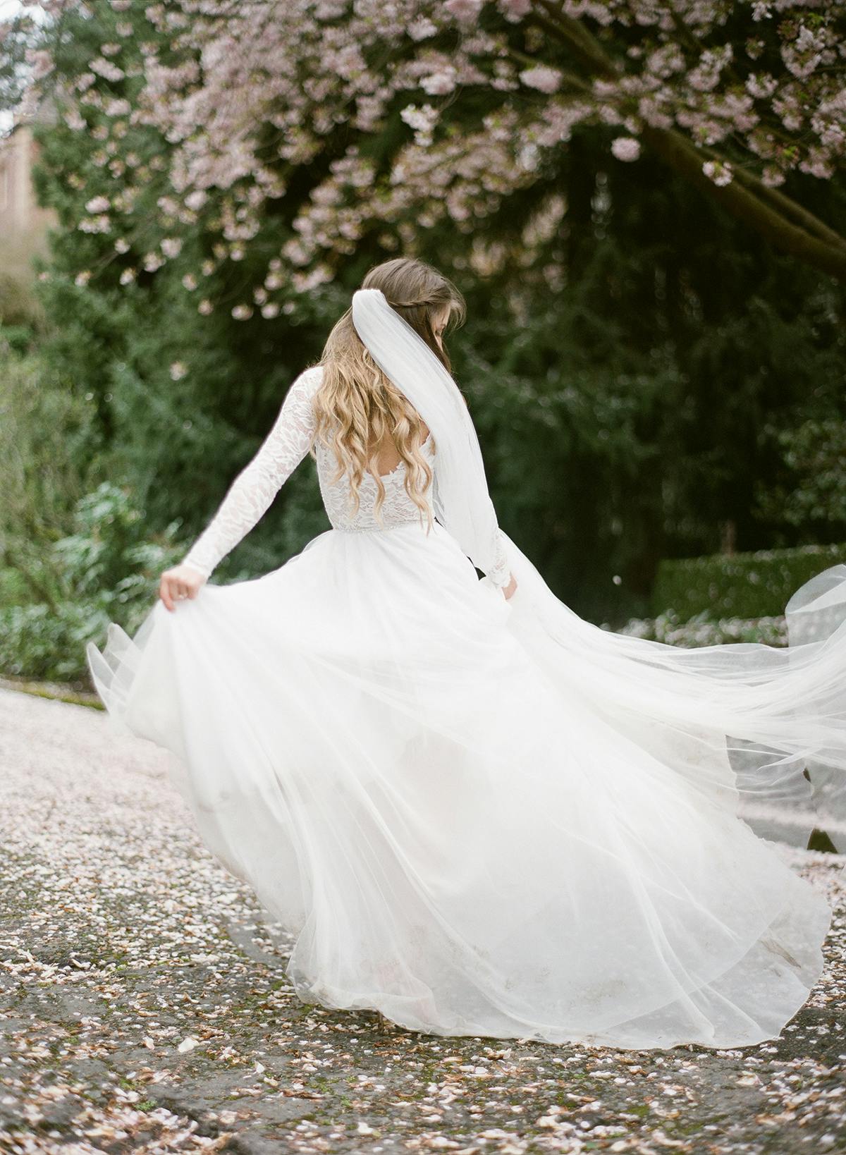 Wedding film photography bride turned away from camera by Daniel Usenko